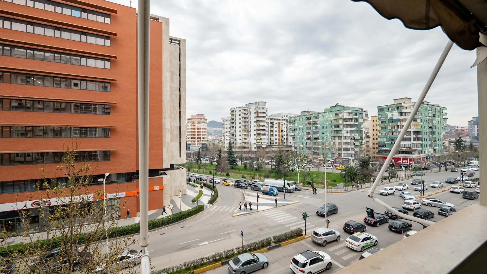 아파트 Tirent Apartment-Spacious 2-Bedroom Stay In Delijorgji 티라나