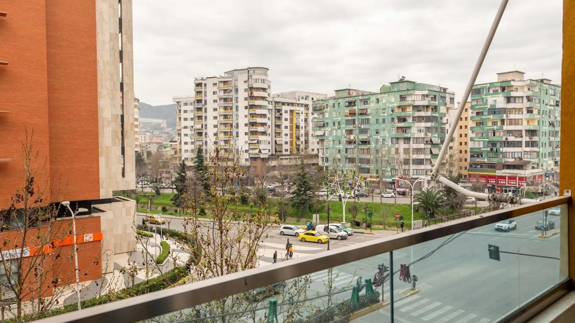 Tirent Apartment-Spacious 2-Bedroom Stay In Delijorgji 티라나 0*,