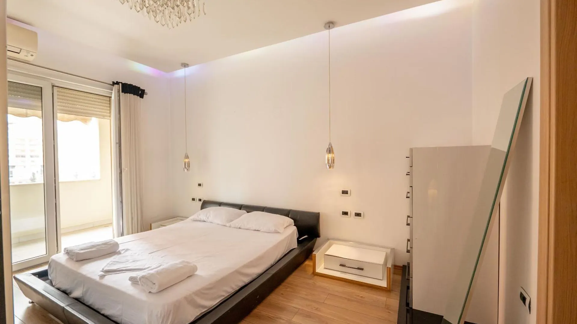 아파트 Tirent Apartment-Spacious 2-Bedroom Stay In Delijorgji 티라나