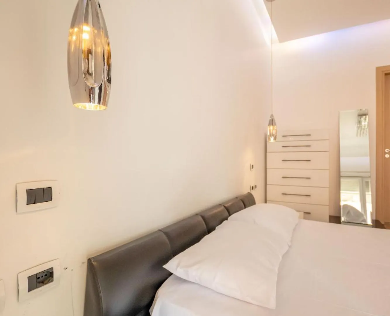 Tirent Apartment-Spacious 2-Bedroom Stay In Delijorgji 티라나 아파트