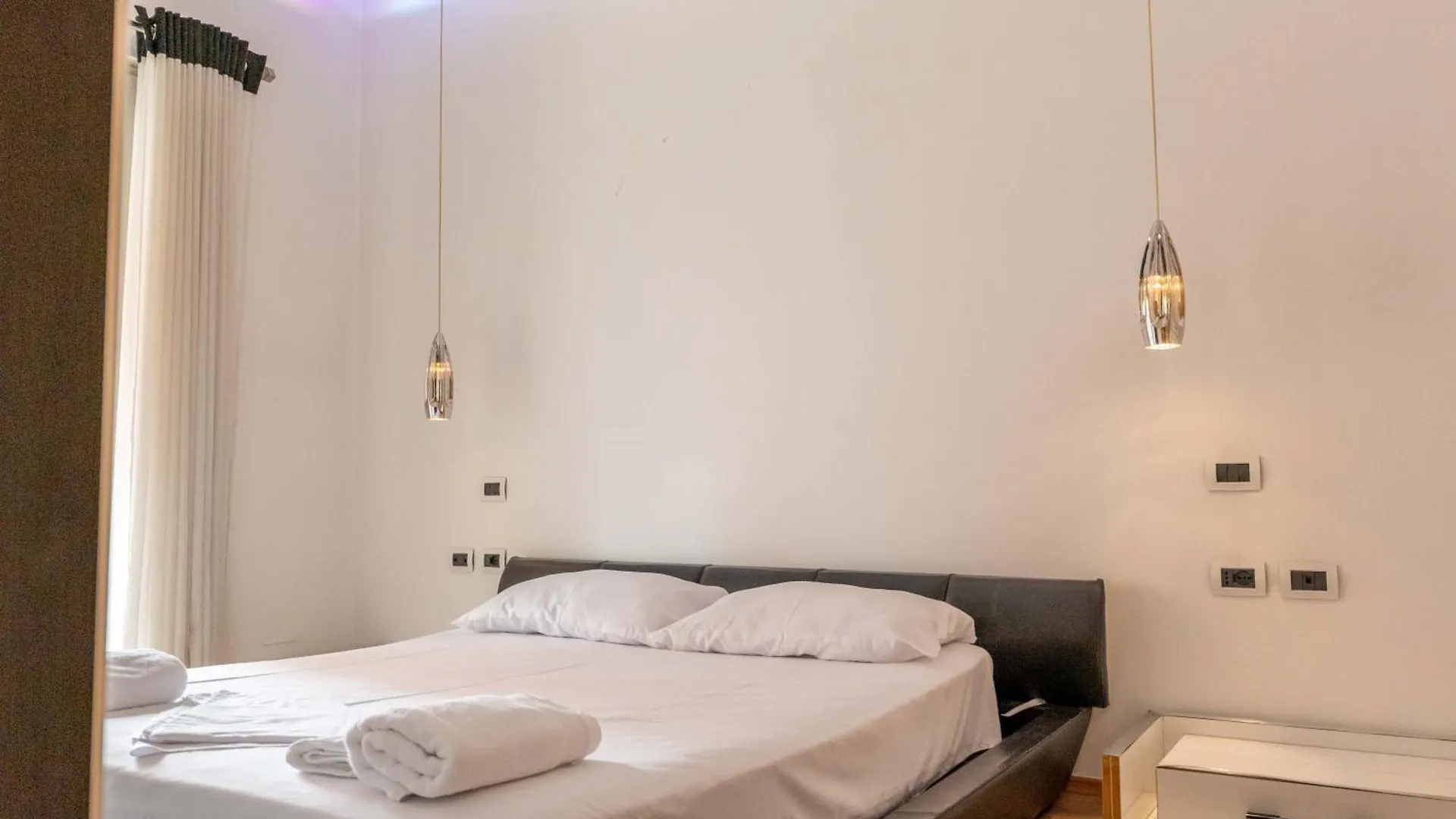 Tirent Apartment-Spacious 2-Bedroom Stay In Delijorgji 티라나 아파트