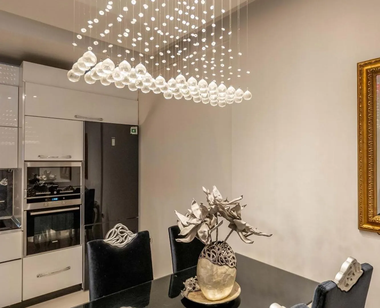아파트 Tirent Apartment-Spacious 2-Bedroom Stay In Delijorgji 티라나 알바니아